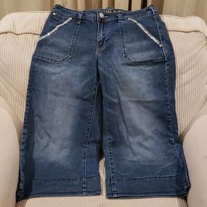 👍Great Deal!!👍Crop Jeans